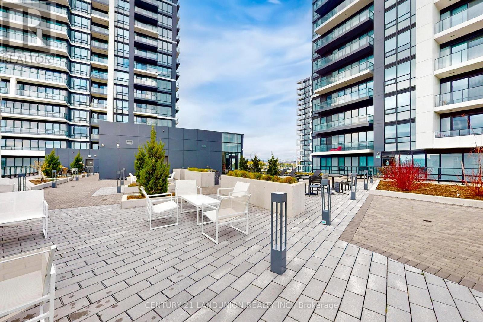 1507 - 8 Water Walk Drive, Markham, Ontario  L3R 6L4 - Photo 38 - N12578438