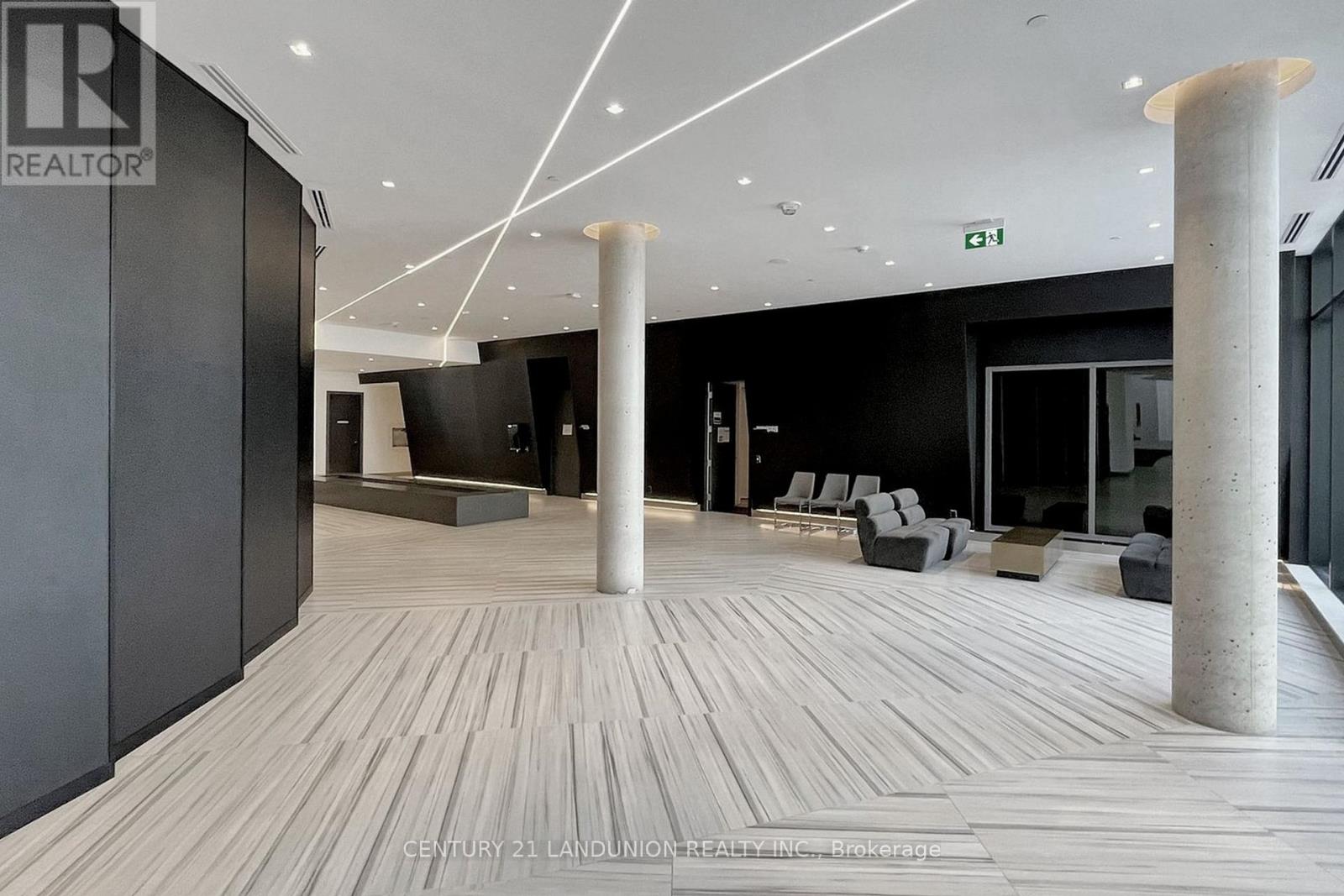 1507 - 8 Water Walk Drive, Markham, Ontario  L3R 6L4 - Photo 7 - N12578438