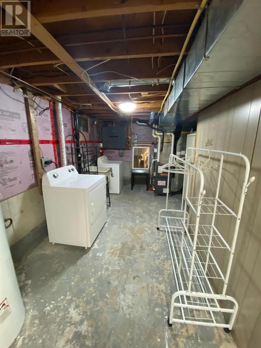 744 Pine St, Sault Ste. Marie, Ontario  P6B 3G1 - Photo 27 - SM253133