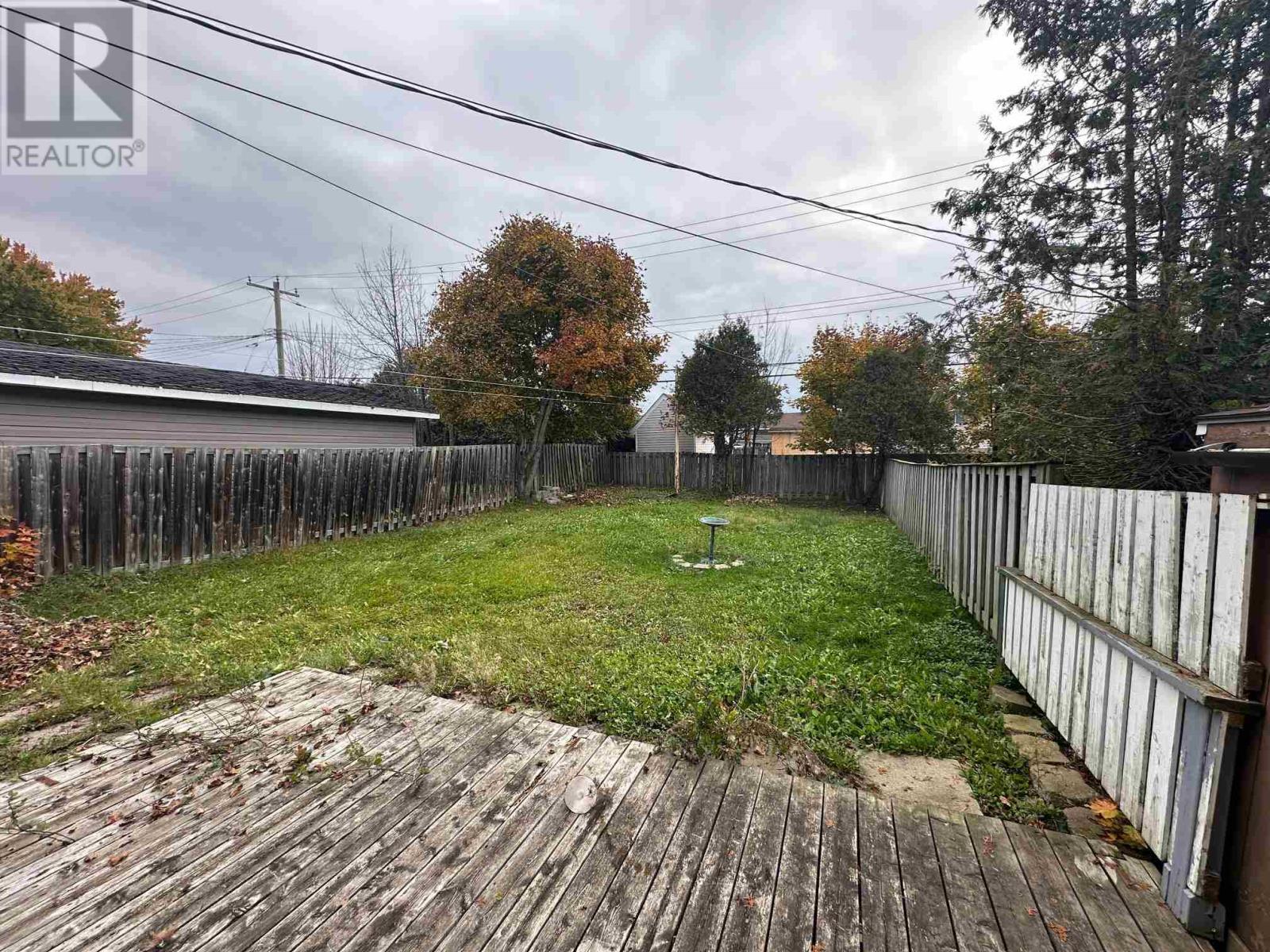 744 Pine St, Sault Ste. Marie, Ontario  P6B 3G1 - Photo 30 - SM253133