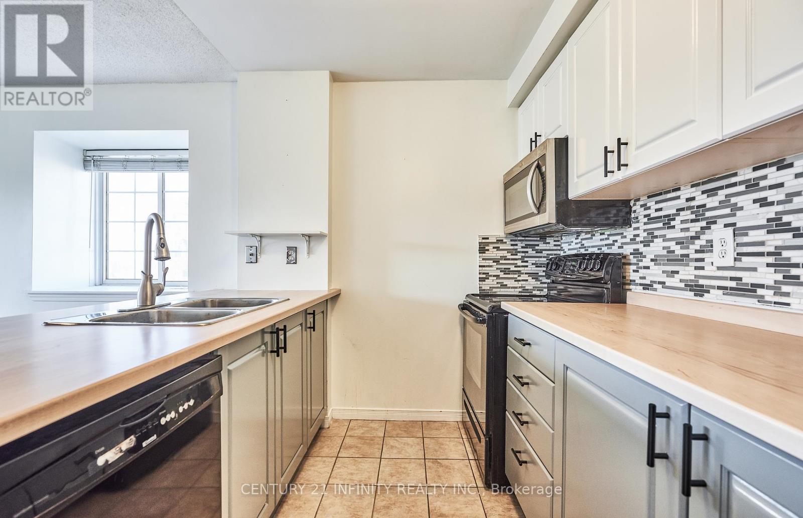 306 - 91 Aspen Springs Drive, Clarington, Ontario  L1C 5J9 - Photo 4 - E12578504