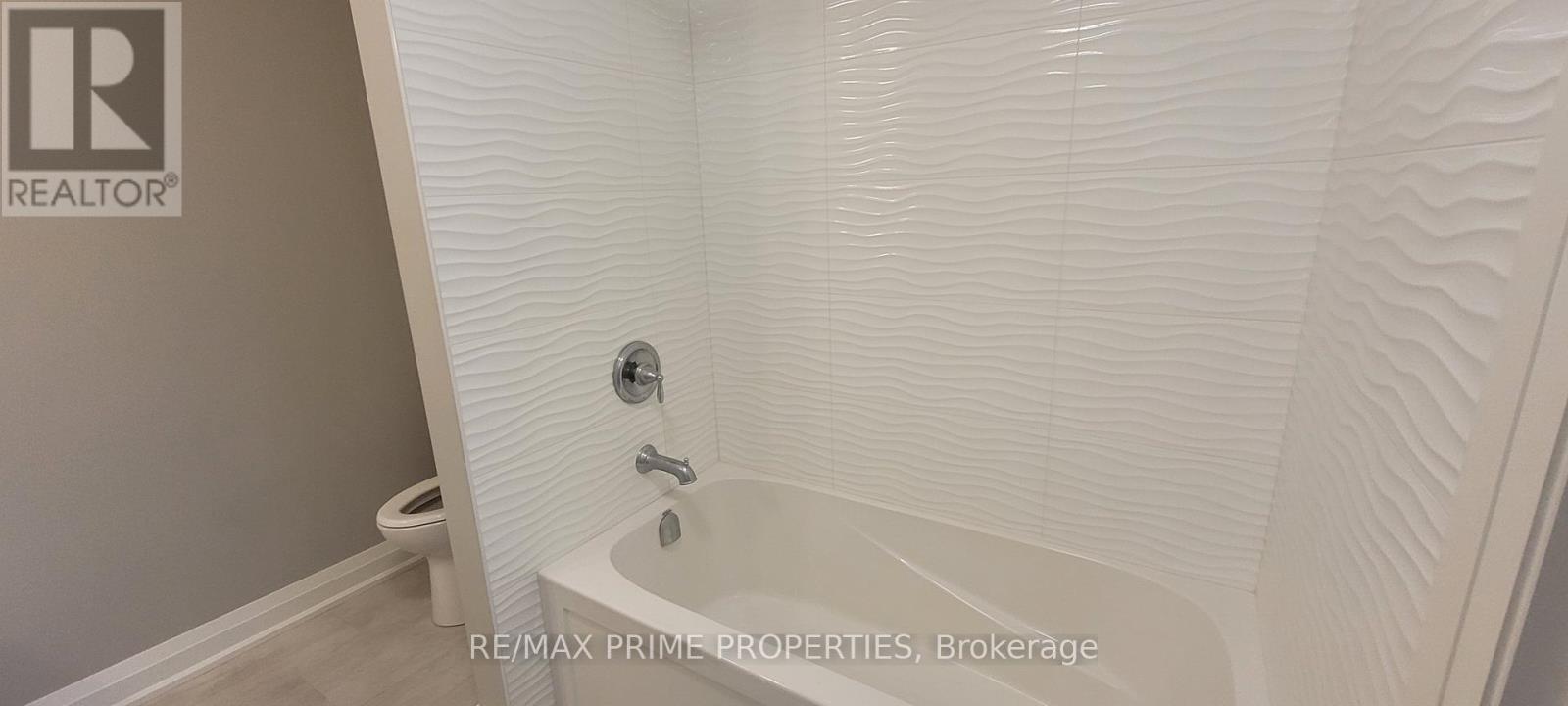 Upper - 88 Clapperton Street, Barrie (Codrington), Ontario  L4M 3G2 - Photo 10 - S12578264