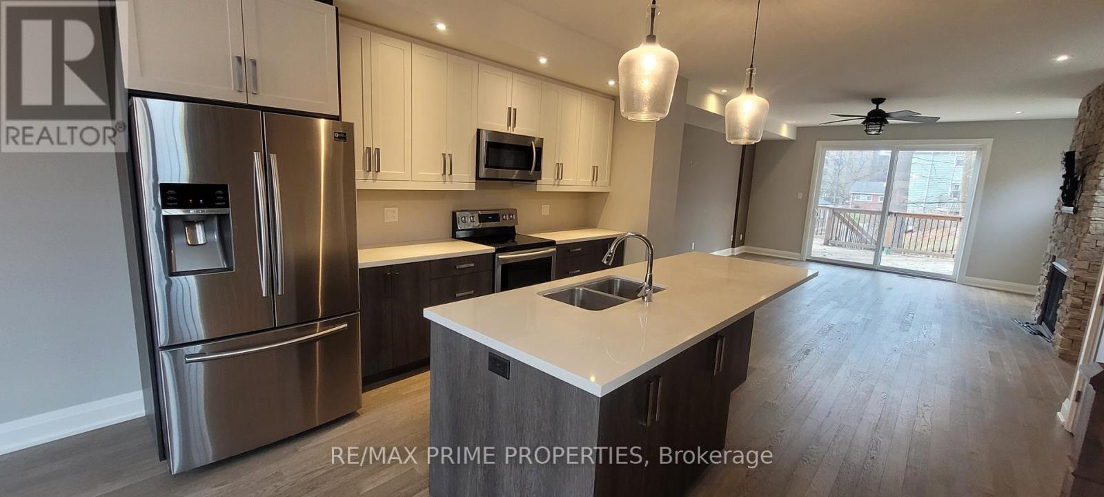 Upper - 88 Clapperton Street, Barrie (Codrington), Ontario  L4M 3G2 - Photo 2 - S12578264