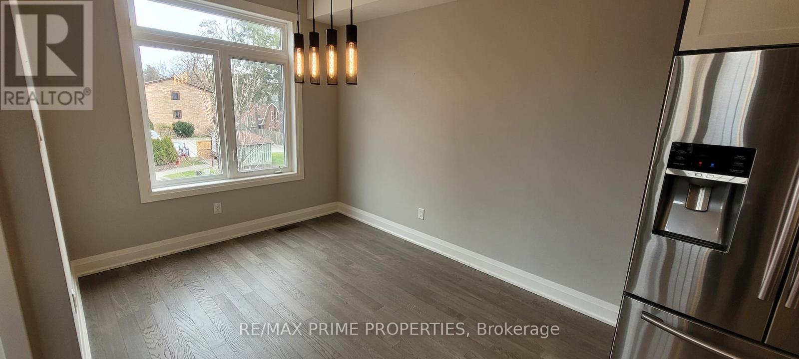 Upper - 88 Clapperton Street, Barrie (Codrington), Ontario  L4M 3G2 - Photo 6 - S12578264