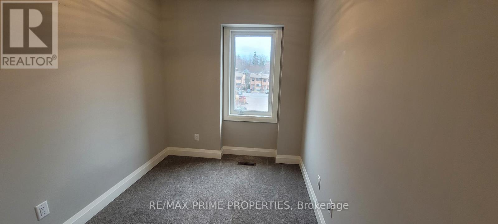 Upper - 88 Clapperton Street, Barrie (Codrington), Ontario  L4M 3G2 - Photo 8 - S12578264