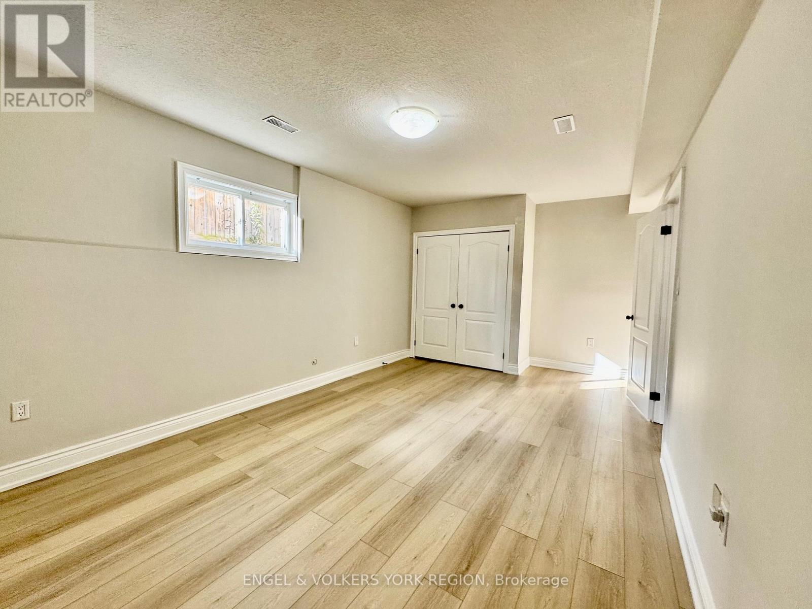 Lower - 125 Sovereign's Gate, Barrie, Ontario  L4N 0Y9 - Photo 10 - S12578272