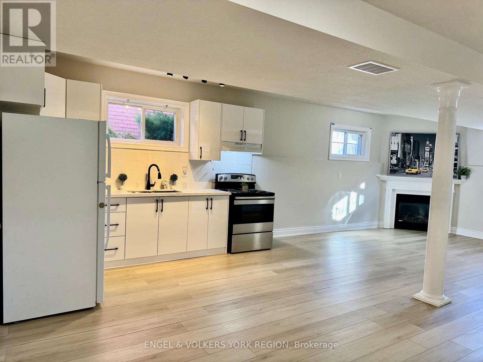 Lower - 125 Sovereign's Gate, Barrie, Ontario  L4N 0Y9 - Photo 2 - S12578272