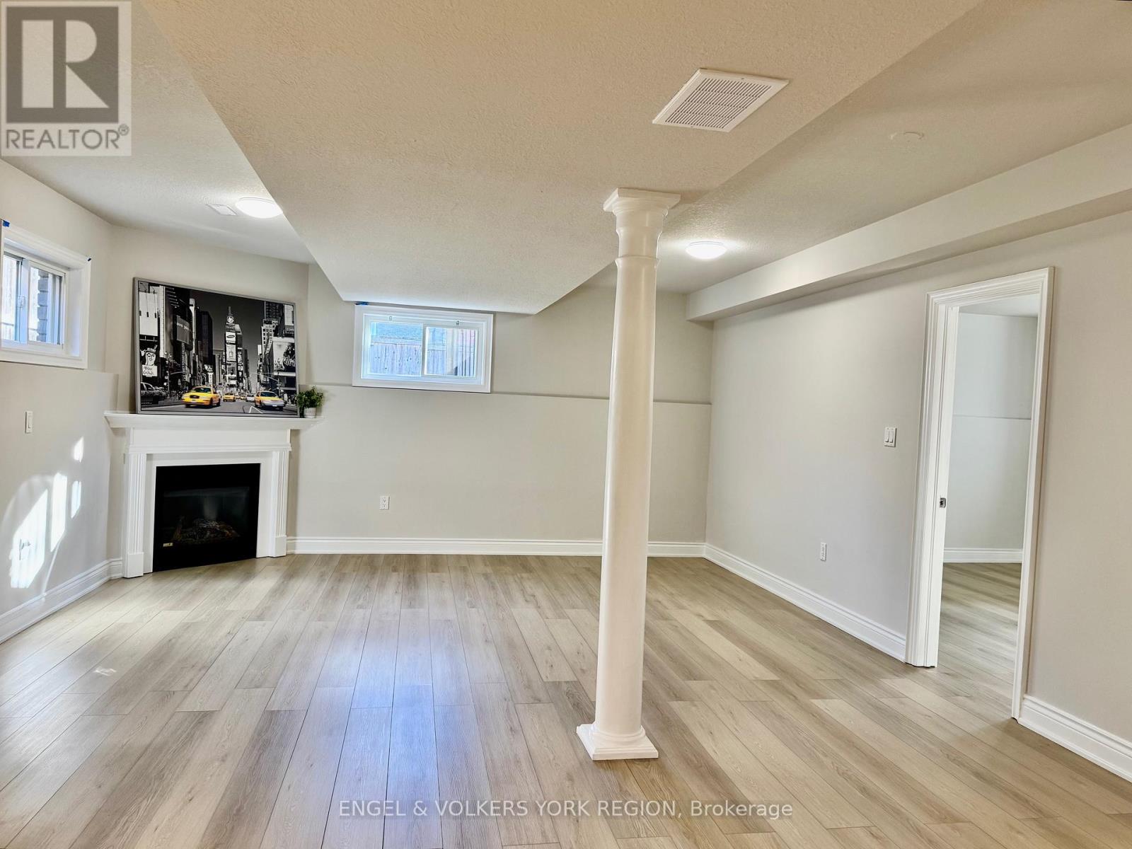 Lower - 125 Sovereign's Gate, Barrie, Ontario  L4N 0Y9 - Photo 6 - S12578272