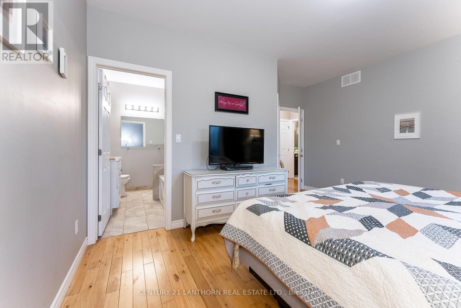 528 Mitchells Cross Road, Prince Edward County (North Marysburg Ward), Ontario  K0K 2T0 - Photo 19 - X12578450