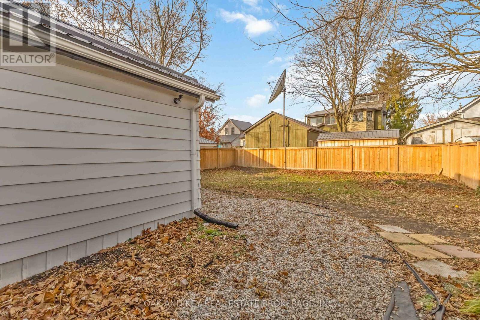 181 Wellington Street, St. Thomas, Ontario  N5R 2S3 - Photo 42 - X12578502