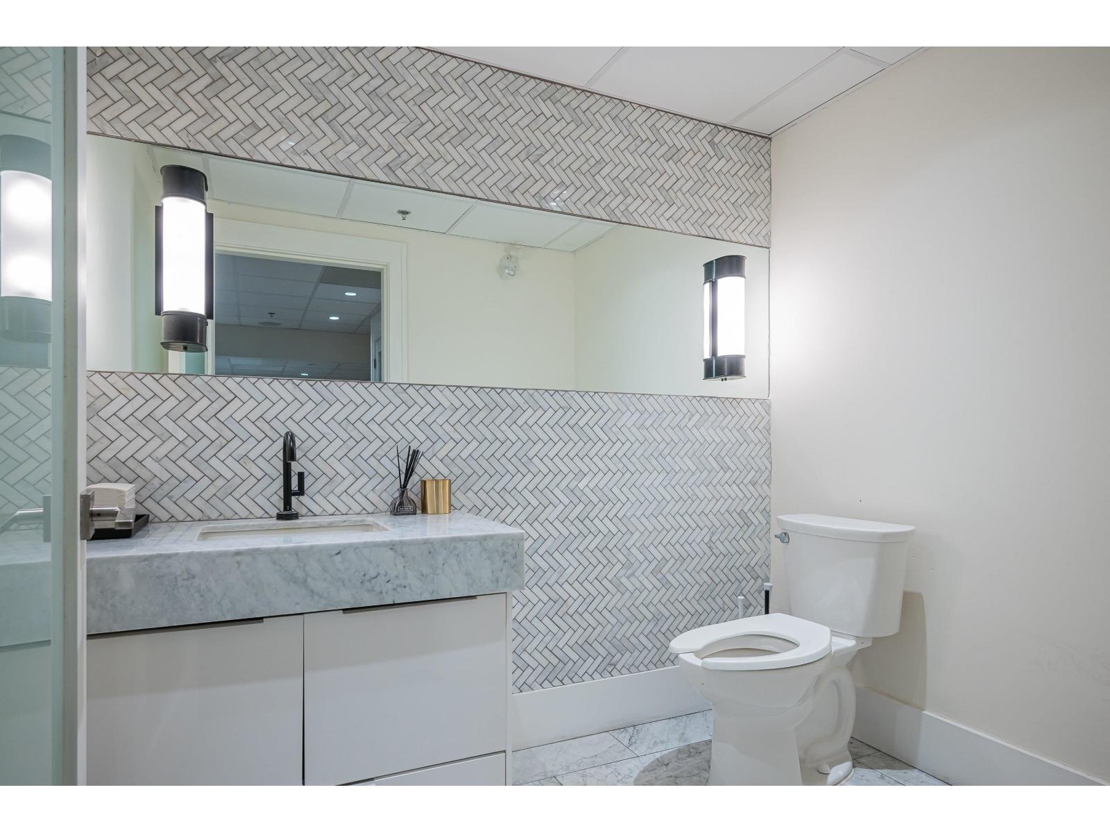 C3 & C4 15777 Marine Drive, White Rock, British Columbia  V4B 1E5 - Photo 22 - C8074100