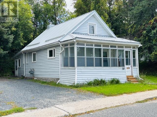 215 Matheson St N, Kenora, Ontario  P9N 3G5 - Photo 2 - TB252863