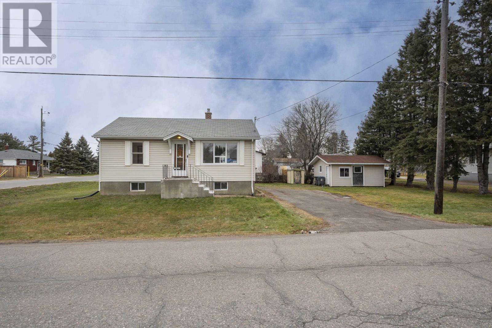 534 Dawson St., Thunder Bay, Ontario  P7A 3W2 - Photo 2 - TB253557