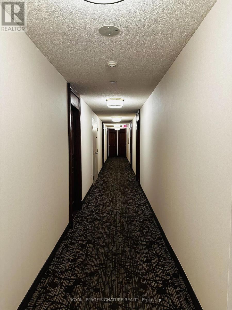 404 - 2545 Erin Centre Boulevard, Mississauga, Ontario  L5M 6Z9 - Photo 2 - W12578192