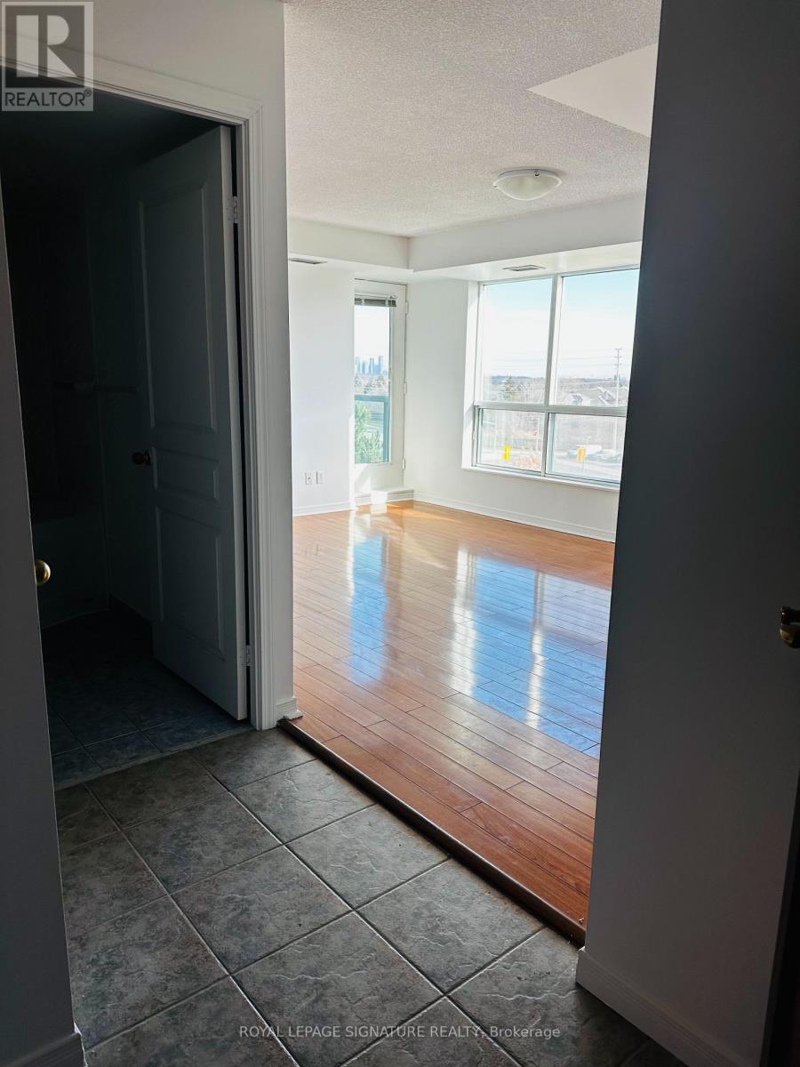 404 - 2545 Erin Centre Boulevard, Mississauga, Ontario  L5M 6Z9 - Photo 4 - W12578192