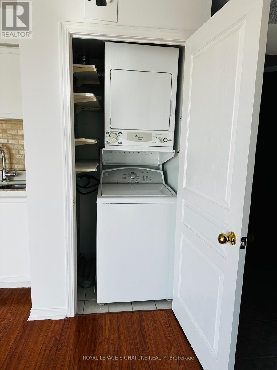 404 - 2545 Erin Centre Boulevard, Mississauga, Ontario  L5M 6Z9 - Photo 8 - W12578192