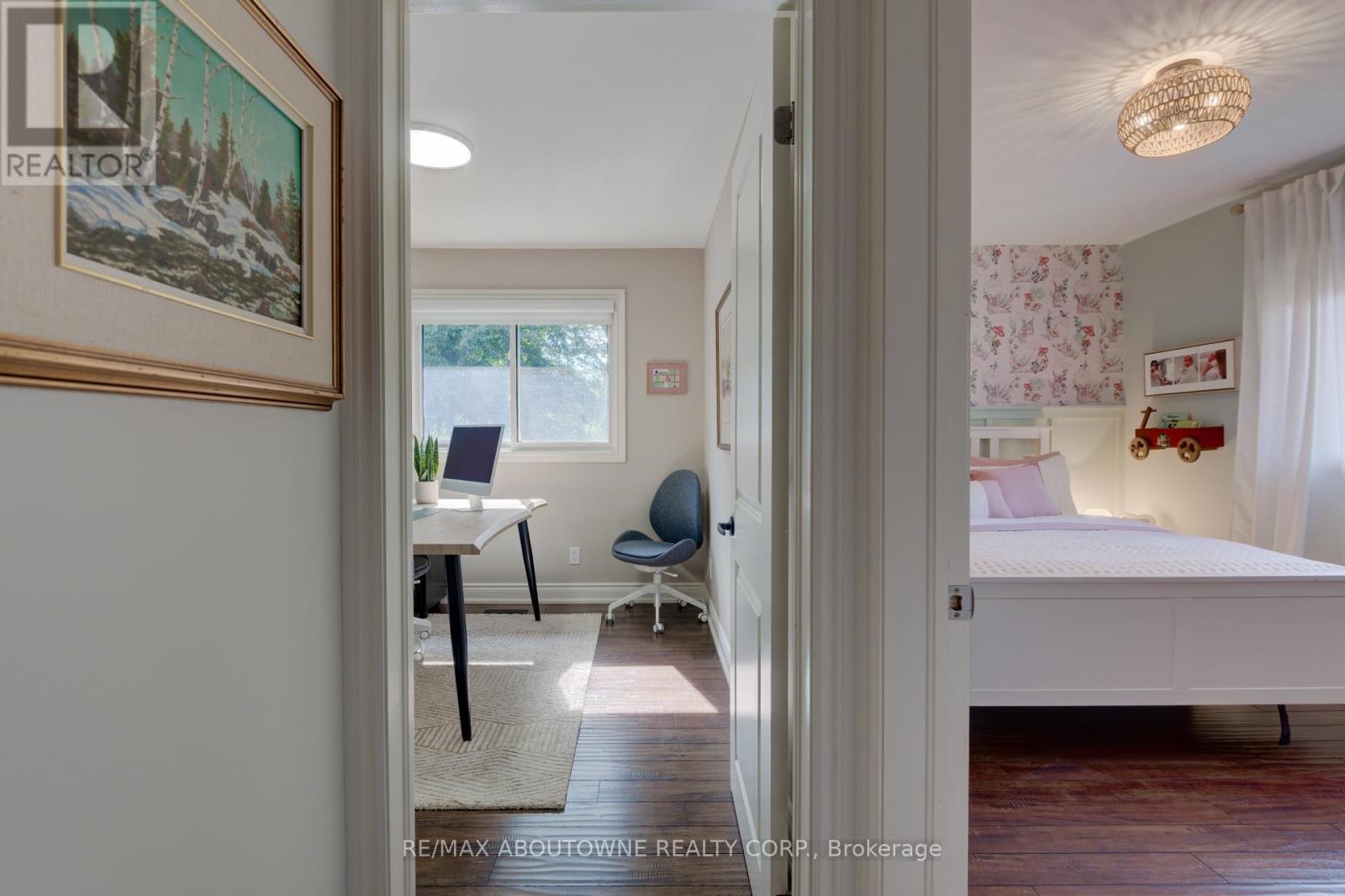 544 Maplehill Drive, Burlington, Ontario  L7N 2W1 - Photo 22 - W12578194