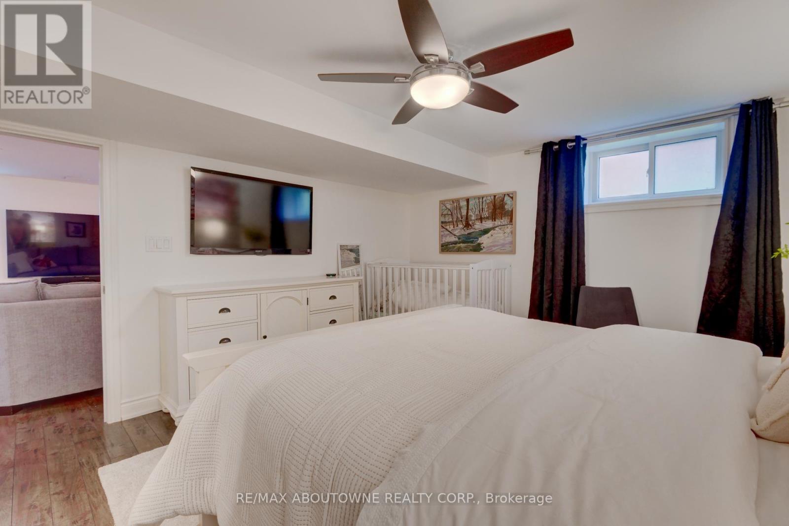 544 Maplehill Drive, Burlington, Ontario  L7N 2W1 - Photo 31 - W12578194