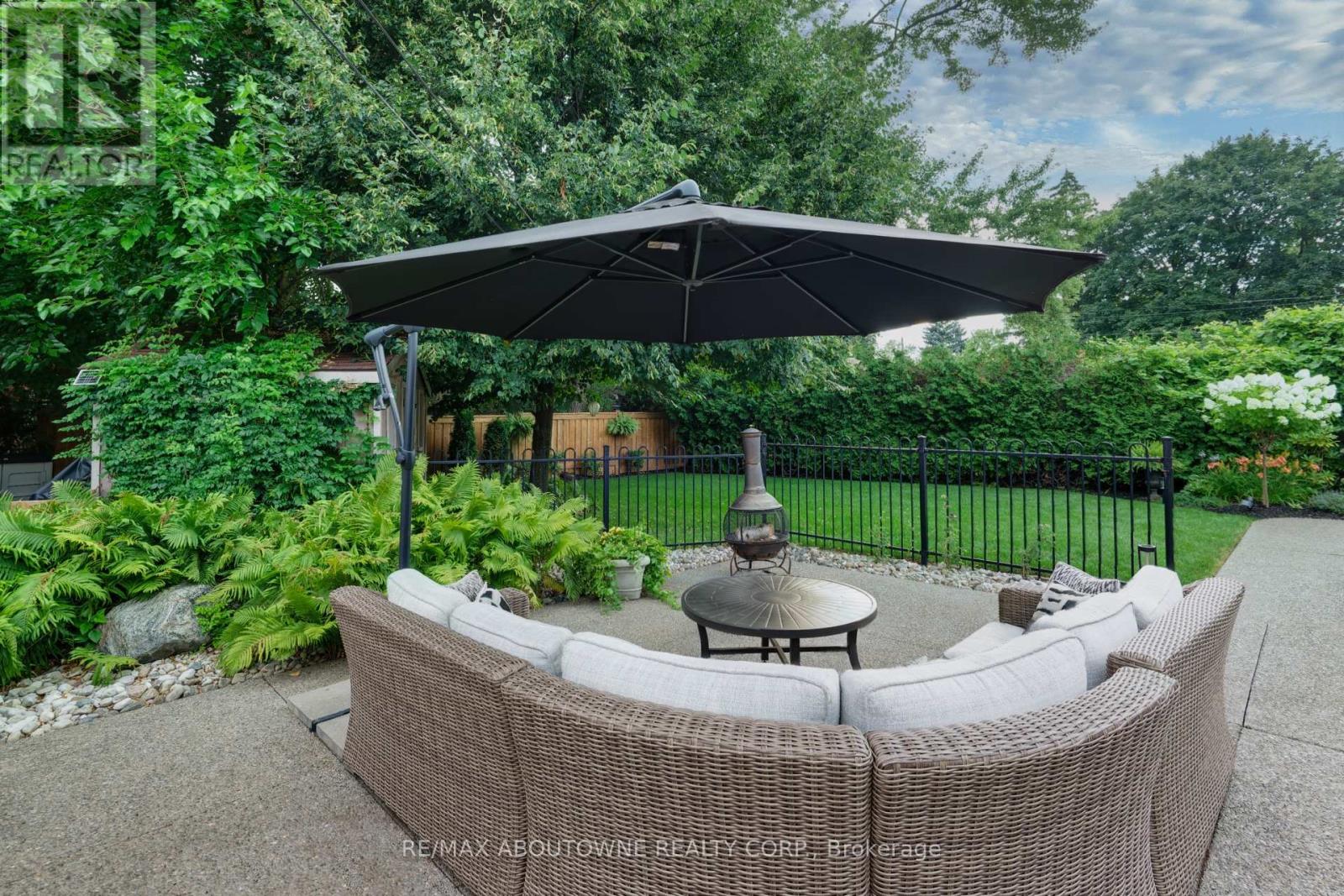 544 Maplehill Drive, Burlington, Ontario  L7N 2W1 - Photo 39 - W12578194