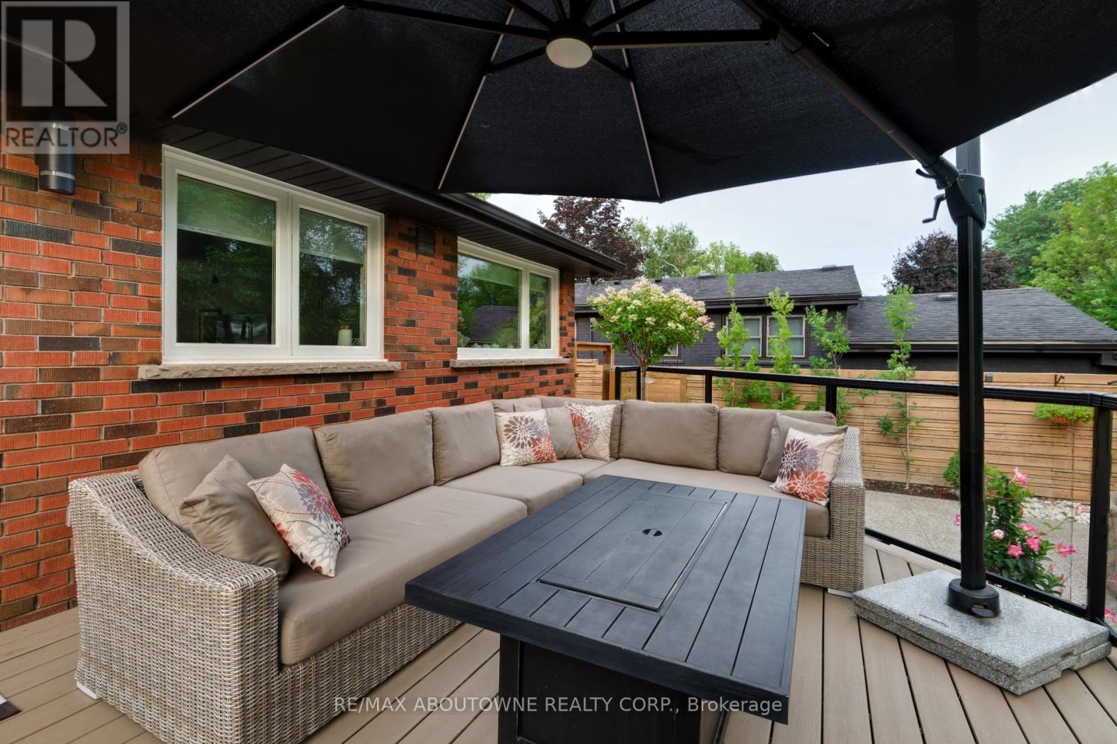 544 Maplehill Drive, Burlington, Ontario  L7N 2W1 - Photo 44 - W12578194