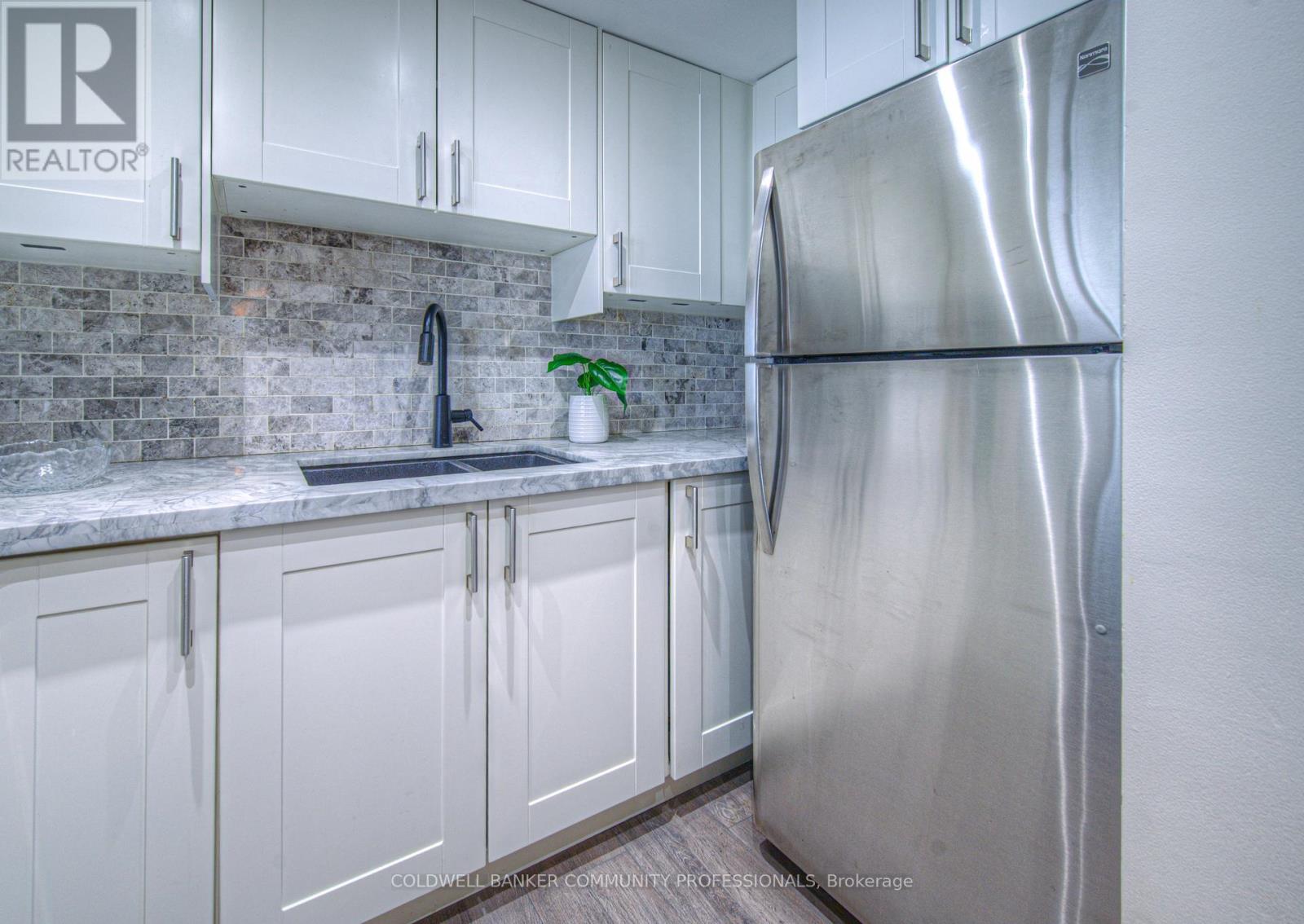 503 - 1225 North Shore Boulevard E, Burlington, Ontario  L7S 1Z6 - Photo 7 - W12578224