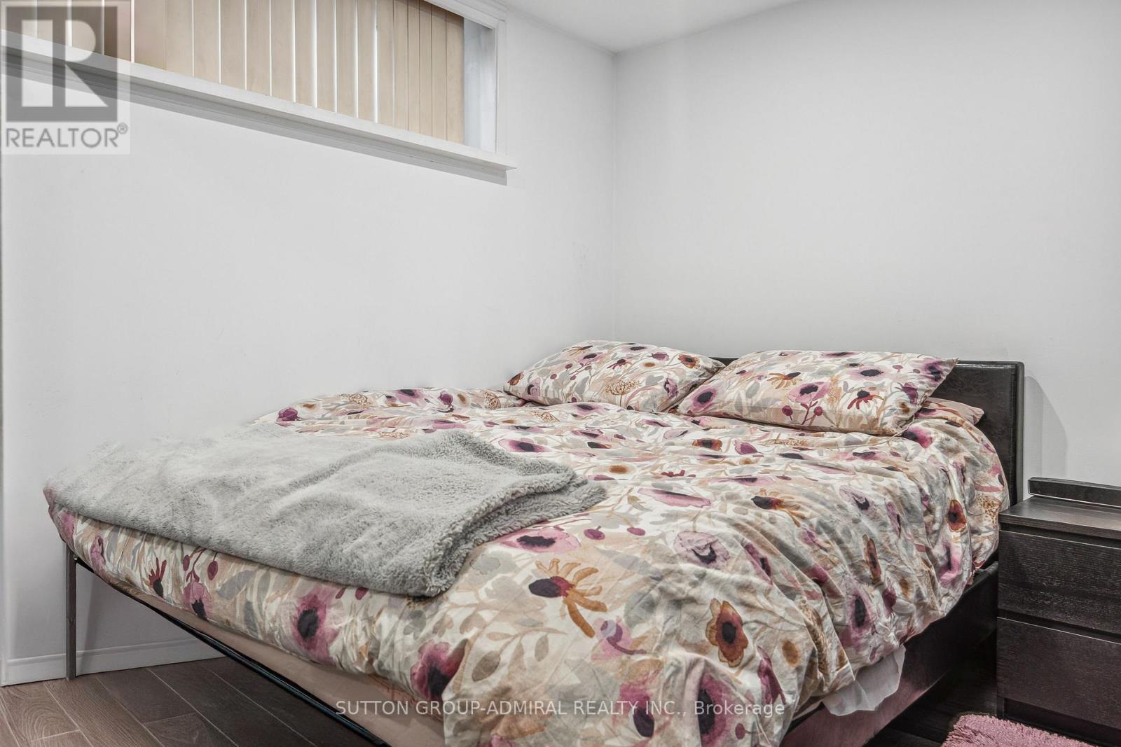 68 Wheatsheaf Crescent, Toronto, Ontario  M3N 1P6 - Photo 26 - W12578250