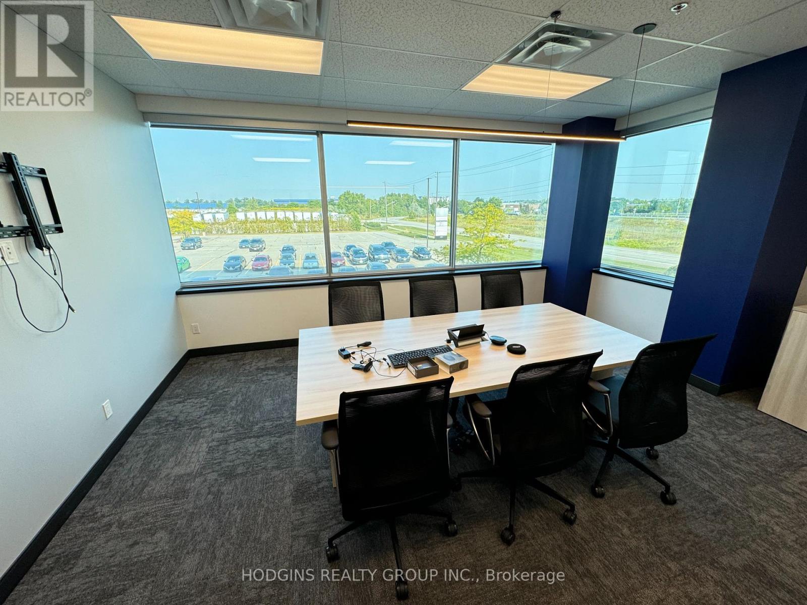 202 - 4475 North Service Road, Burlington, Ontario  L7L 4X7 - Photo 5 - W12578254