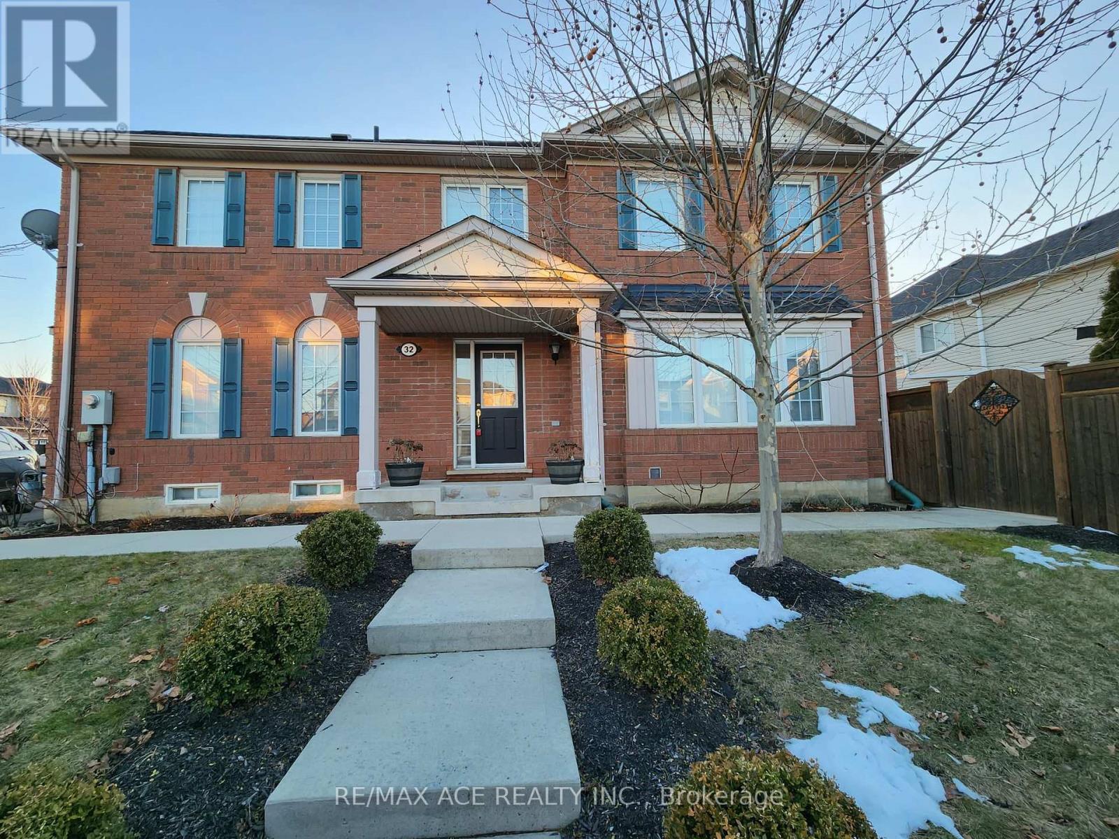 32 KEATS TERRACE, Brampton, Ontario
