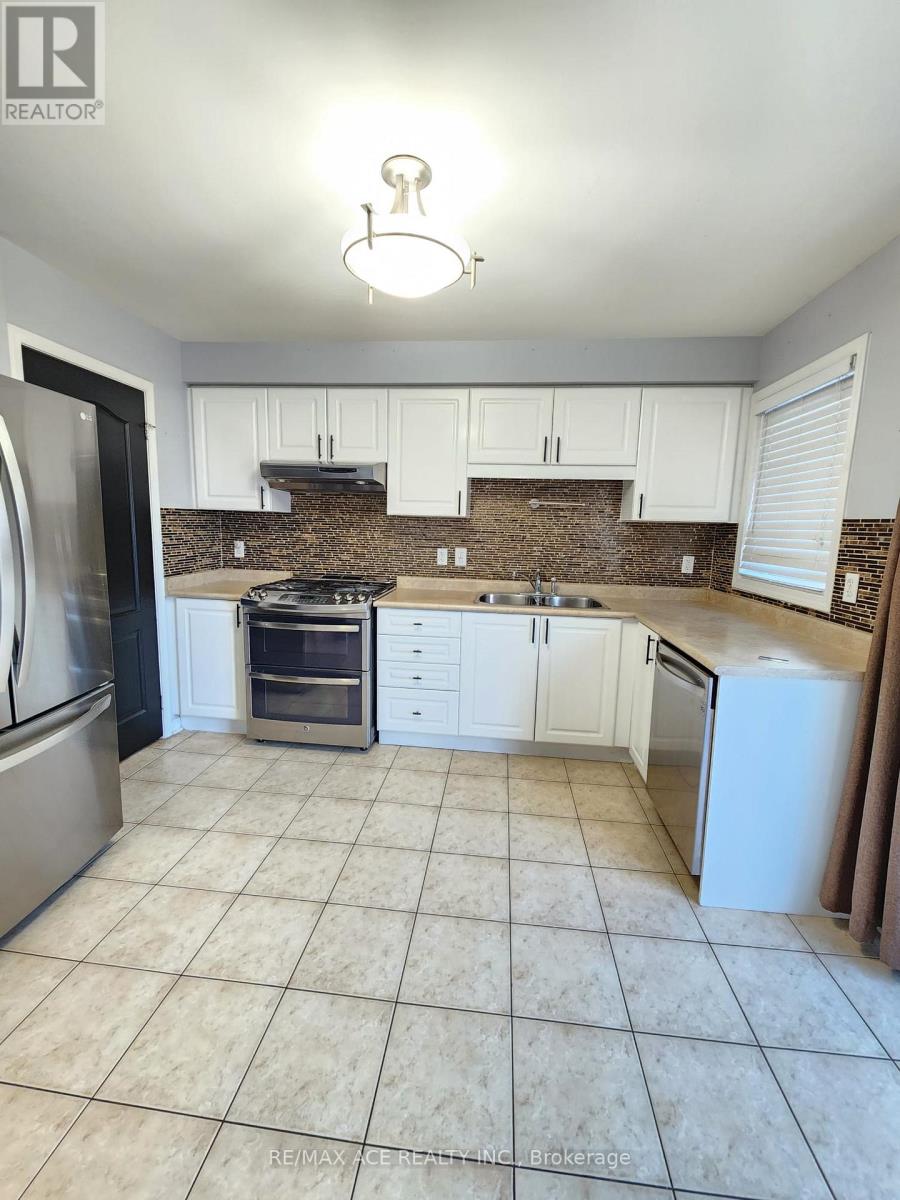 32 Keats Terrace, Brampton, Ontario  L7A 3N1 - Photo 13 - W12578270