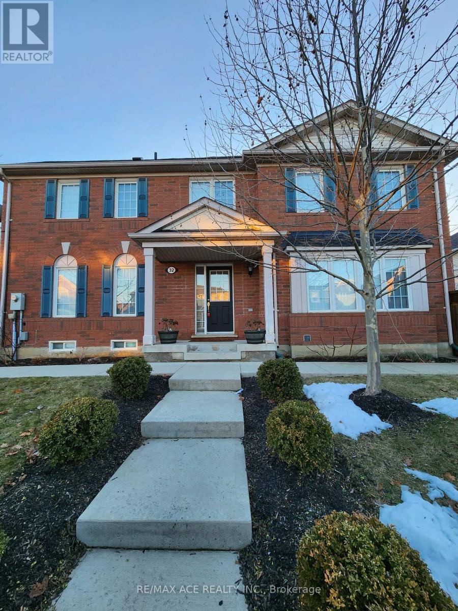 32 Keats Terrace, Brampton, Ontario  L7A 3N1 - Photo 2 - W12578270