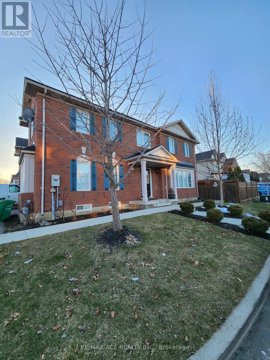 32 Keats Terrace, Brampton, Ontario  L7A 3N1 - Photo 3 - W12578270