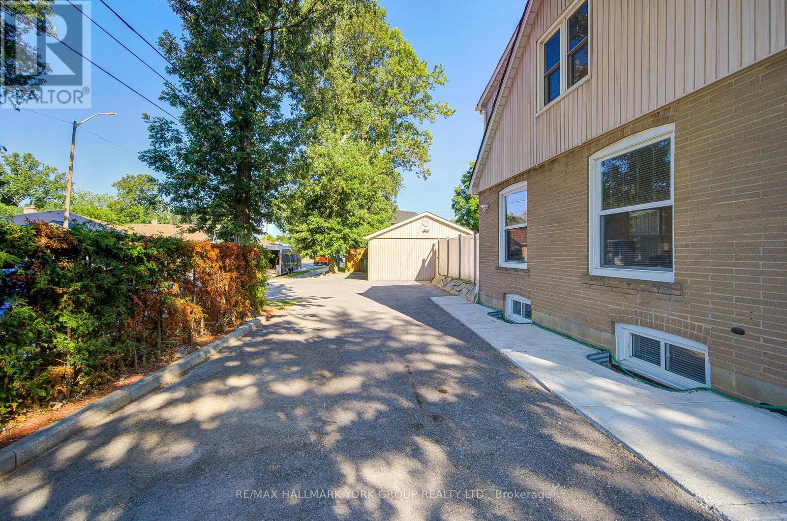 26 Gregory Street, Brampton, Ontario  L6Y 1G1 - Photo 39 - W12578300