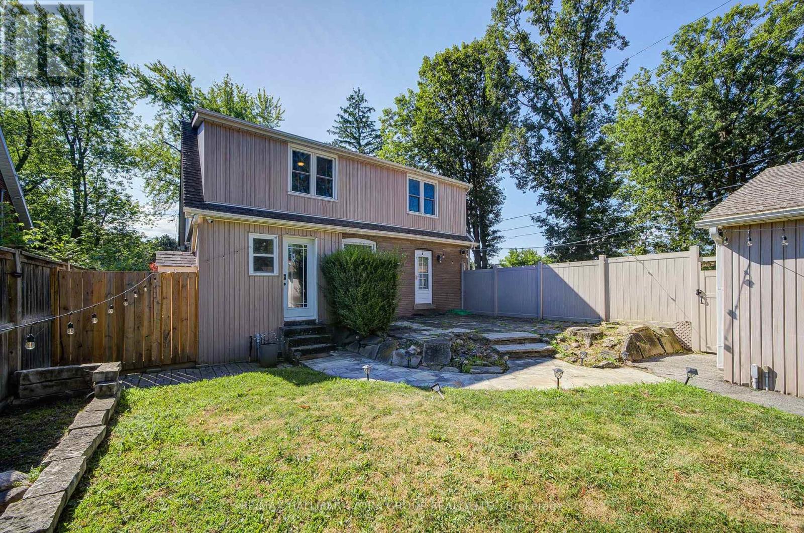 26 Gregory Street, Brampton, Ontario  L6Y 1G1 - Photo 41 - W12578300