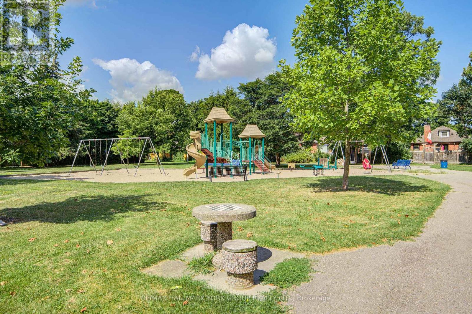 26 Gregory Street, Brampton, Ontario  L6Y 1G1 - Photo 49 - W12578300