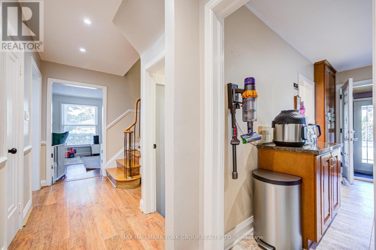 26 Gregory Street, Brampton, Ontario  L6Y 1G1 - Photo 6 - W12578300