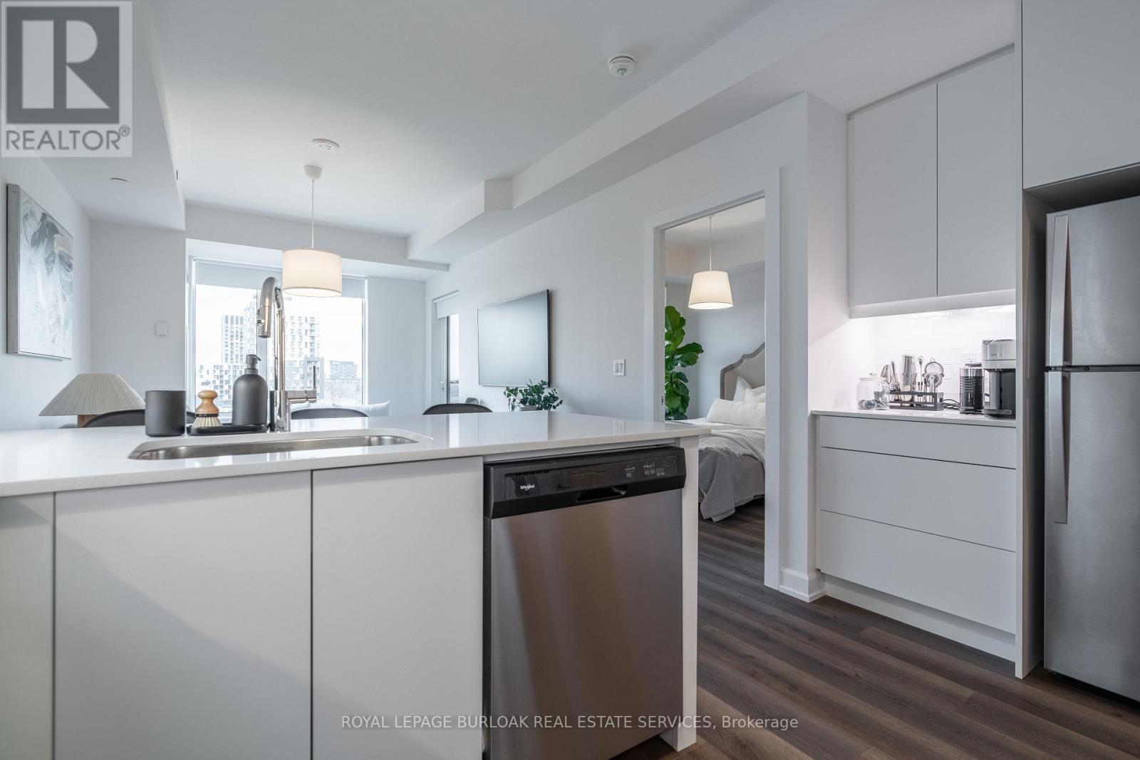 411 - 3200 William Coltson Avenue, Oakville, Ontario  L6H 7W6 - Photo 9 - W12578326