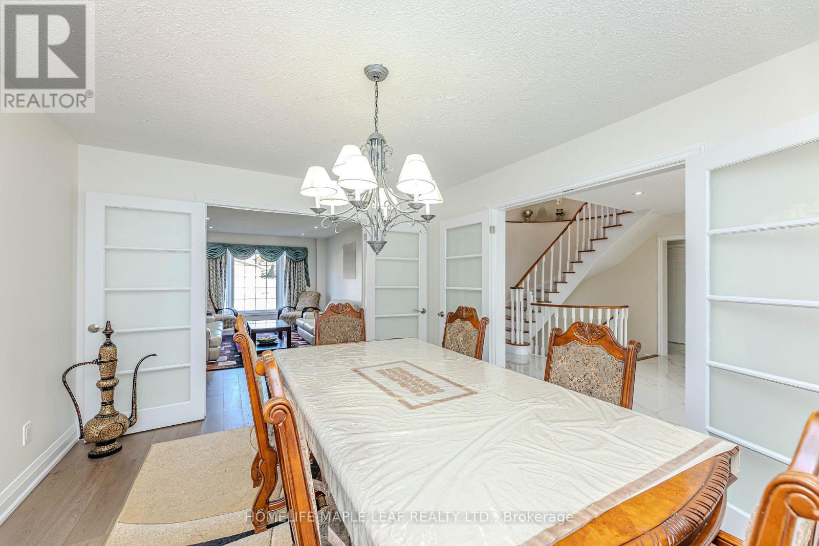 1310 Greenridge Circle, Oakville, Ontario  L6M 2J7 - Photo 11 - W12578330