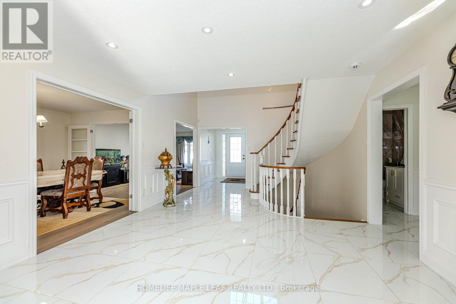 1310 Greenridge Circle, Oakville, Ontario  L6M 2J7 - Photo 12 - W12578330