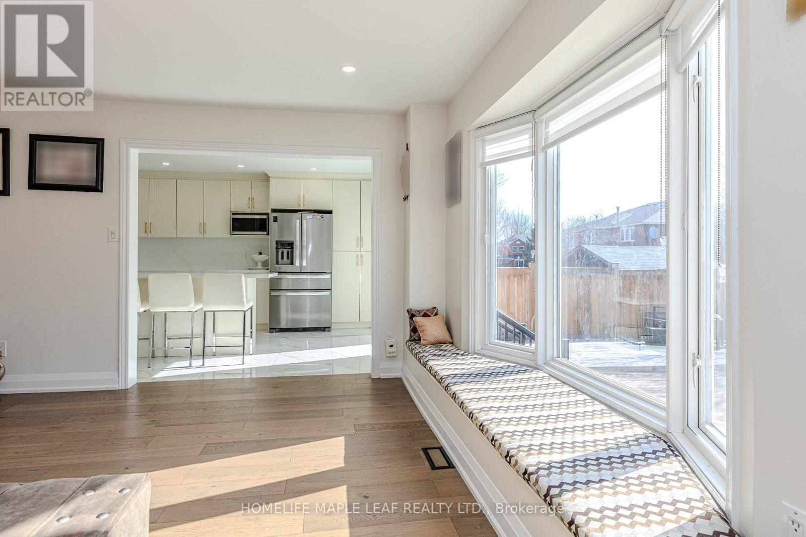 1310 Greenridge Circle, Oakville, Ontario  L6M 2J7 - Photo 18 - W12578330