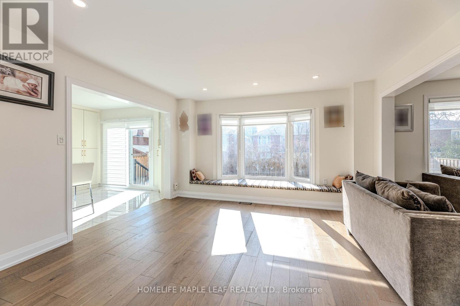 1310 Greenridge Circle, Oakville, Ontario  L6M 2J7 - Photo 19 - W12578330