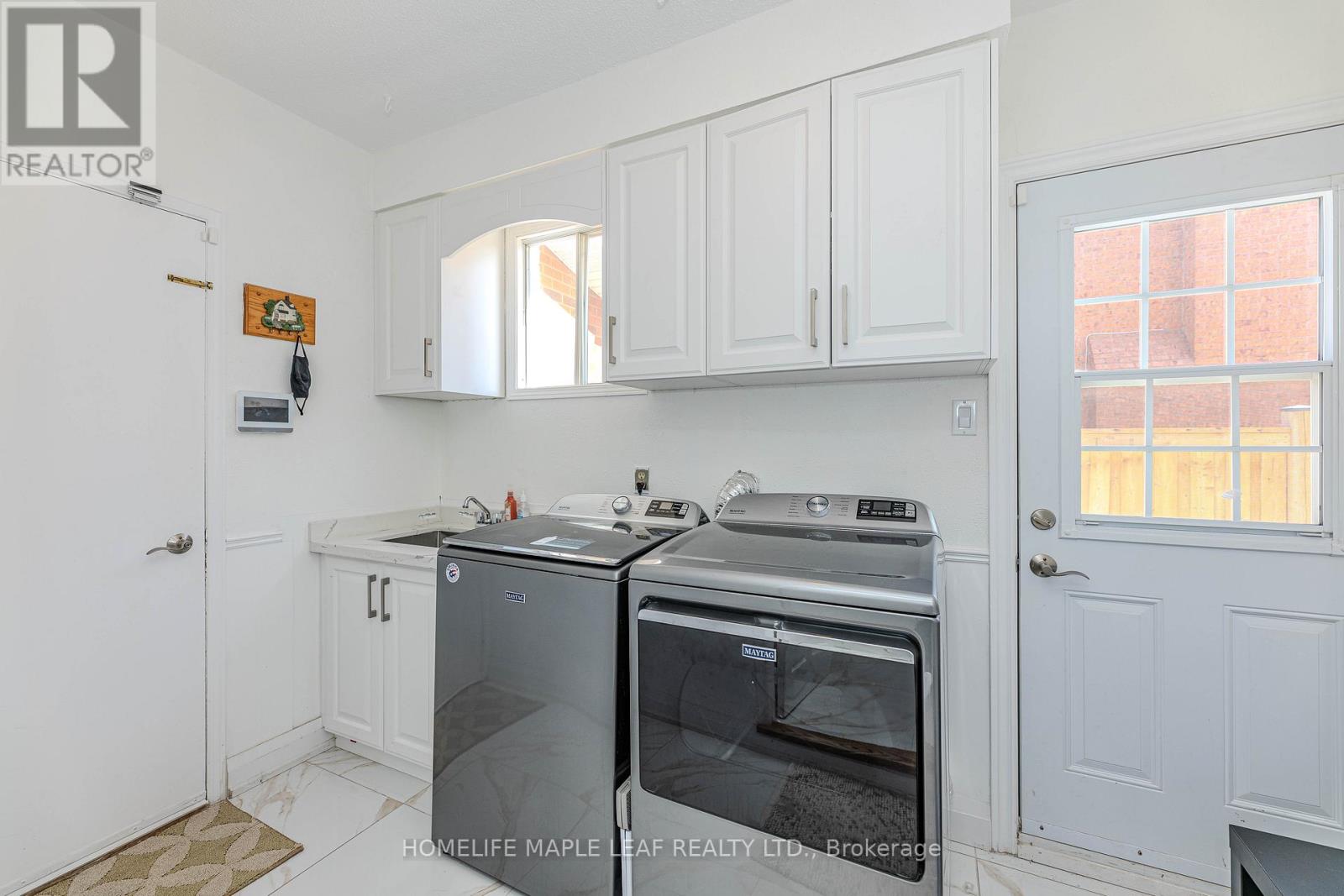 1310 Greenridge Circle, Oakville, Ontario  L6M 2J7 - Photo 23 - W12578330