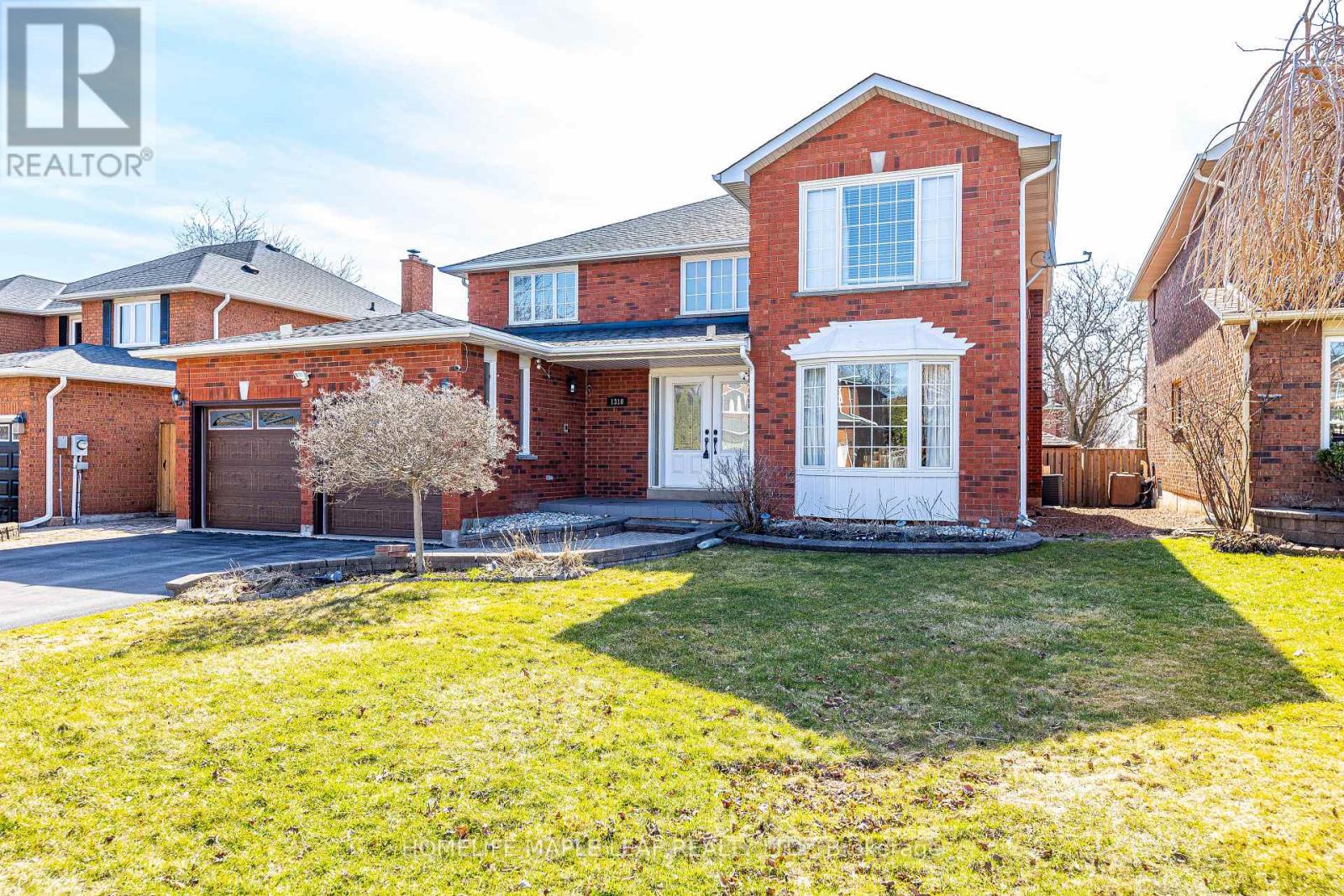 1310 Greenridge Circle, Oakville, Ontario  L6M 2J7 - Photo 3 - W12578330