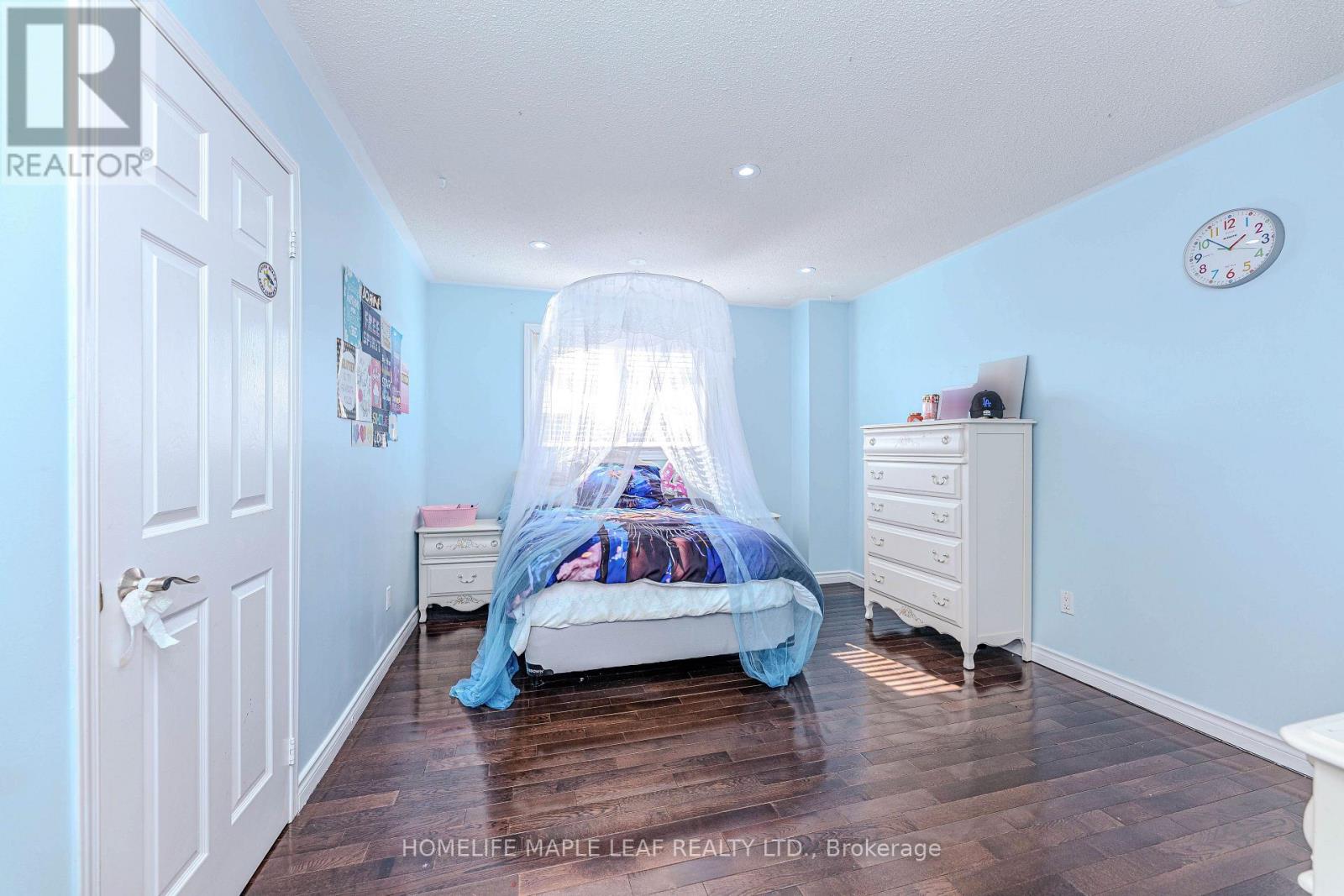 1310 Greenridge Circle, Oakville, Ontario  L6M 2J7 - Photo 31 - W12578330