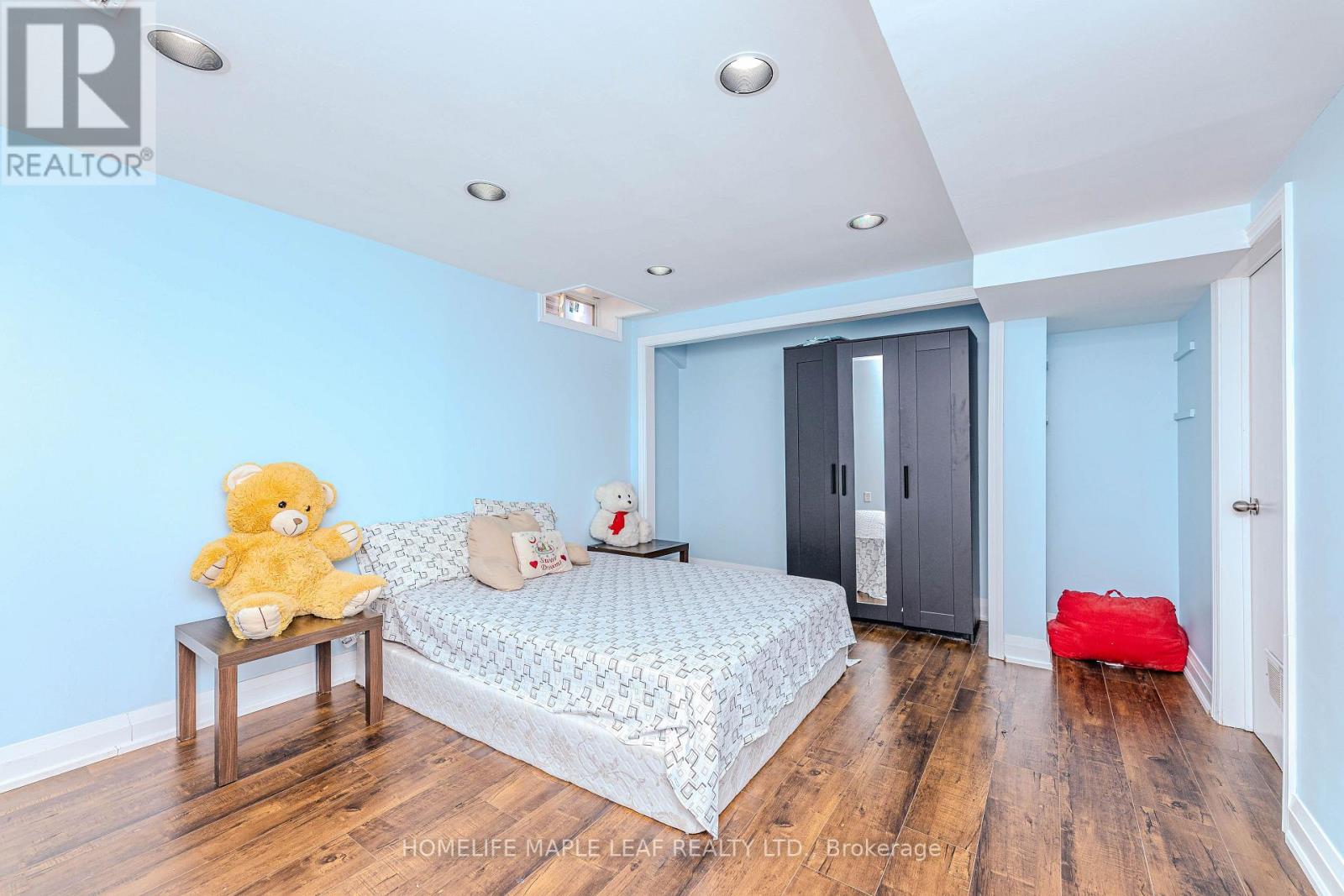 1310 Greenridge Circle, Oakville, Ontario  L6M 2J7 - Photo 44 - W12578330