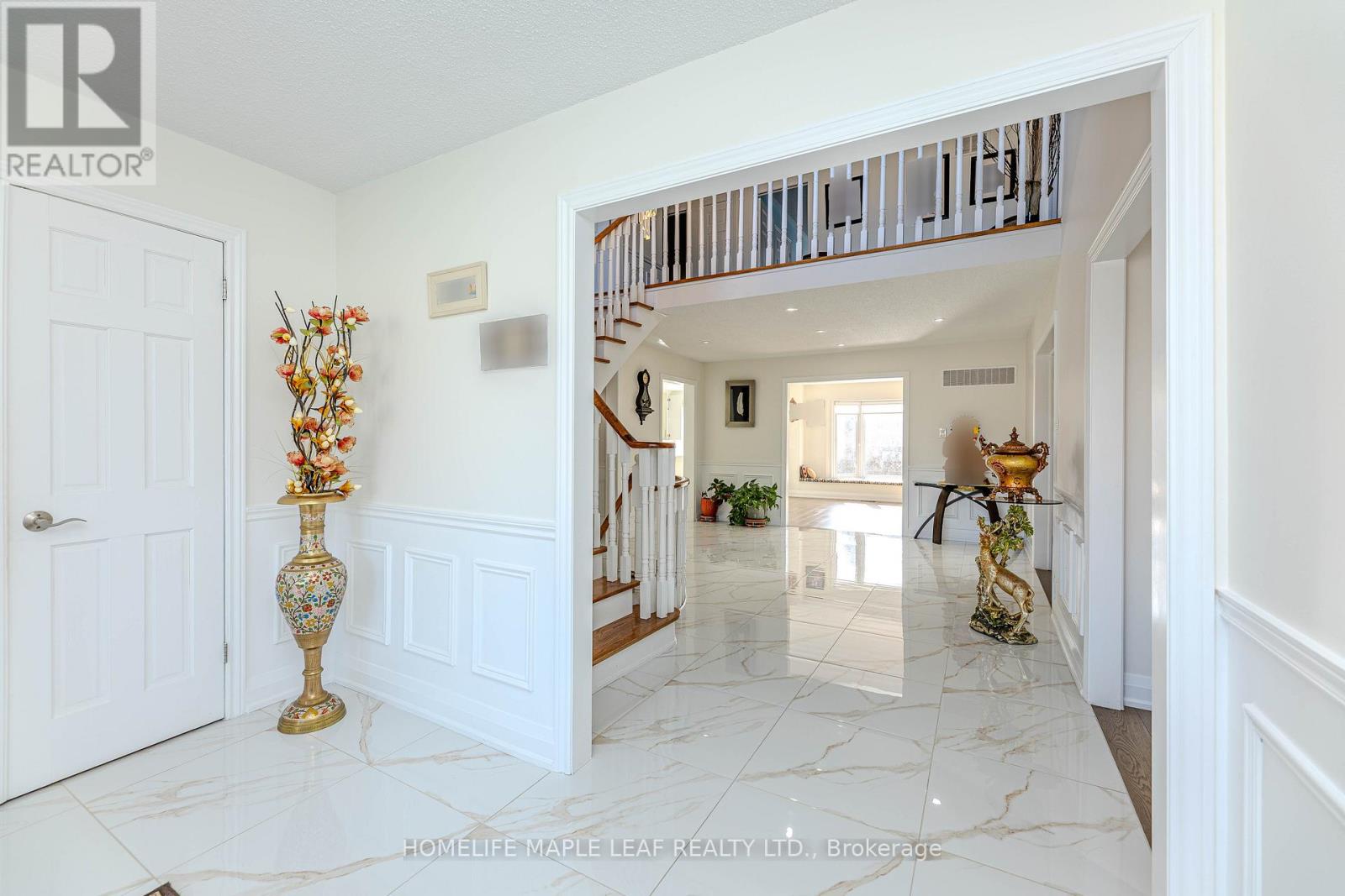 1310 Greenridge Circle, Oakville, Ontario  L6M 2J7 - Photo 6 - W12578330