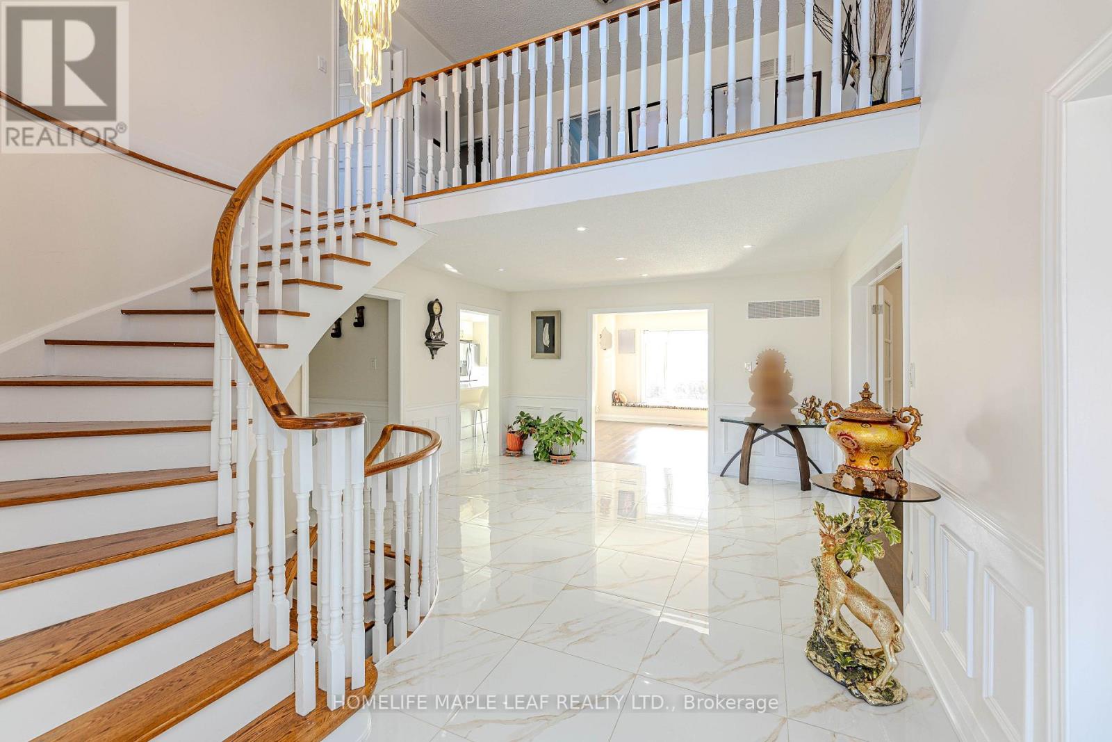 1310 Greenridge Circle, Oakville, Ontario  L6M 2J7 - Photo 7 - W12578330