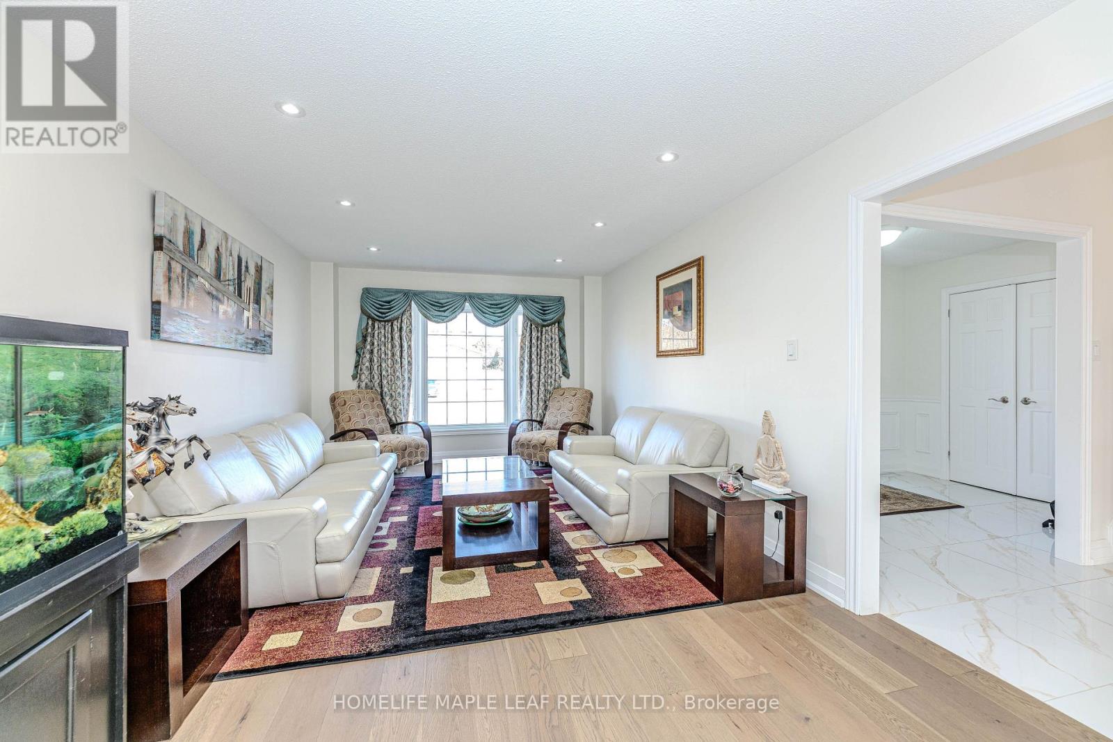 1310 Greenridge Circle, Oakville, Ontario  L6M 2J7 - Photo 8 - W12578330