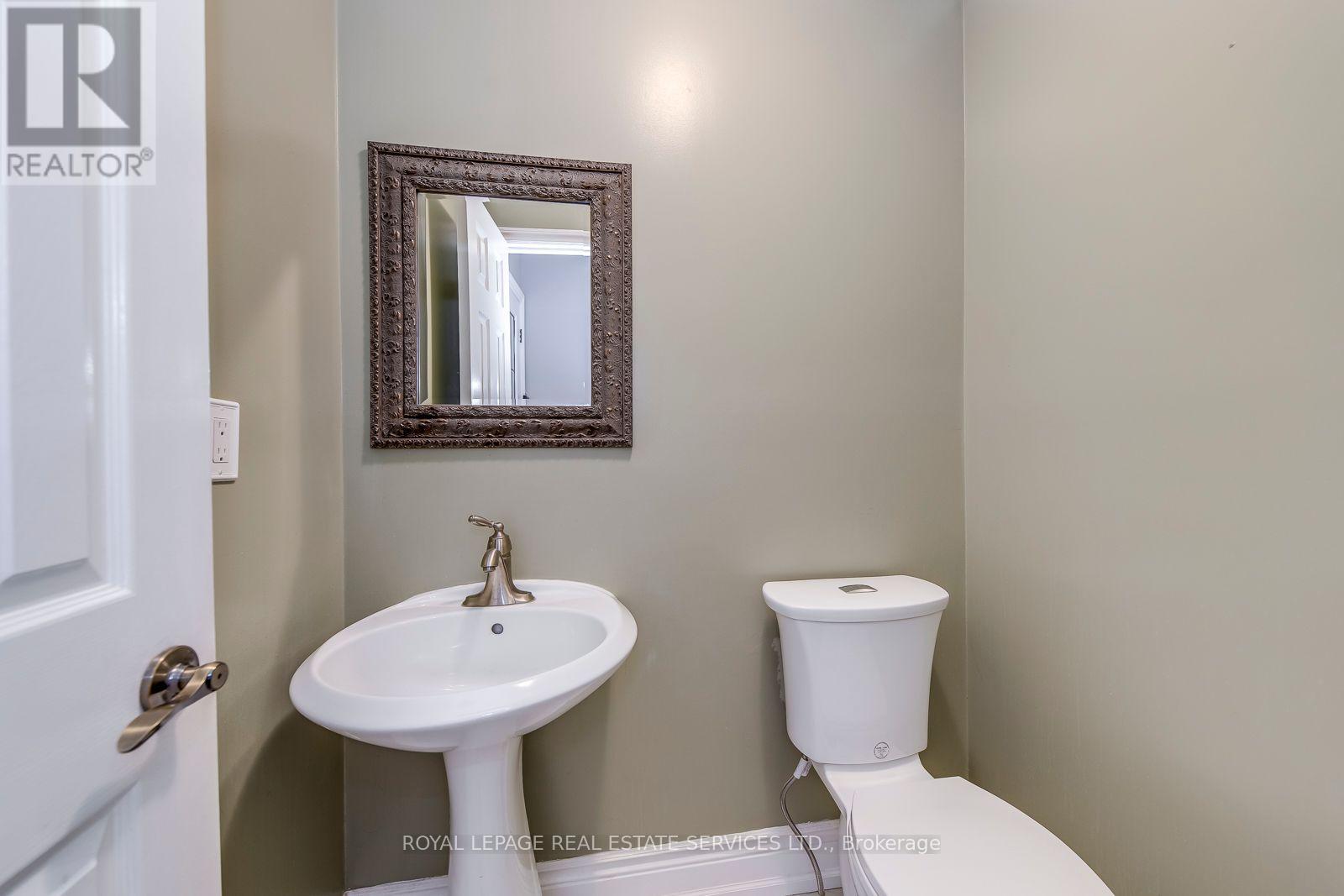 Upper - 5254 Astwell Avenue, Mississauga, Ontario  L5R 3H8 - Photo 14 - W12578368