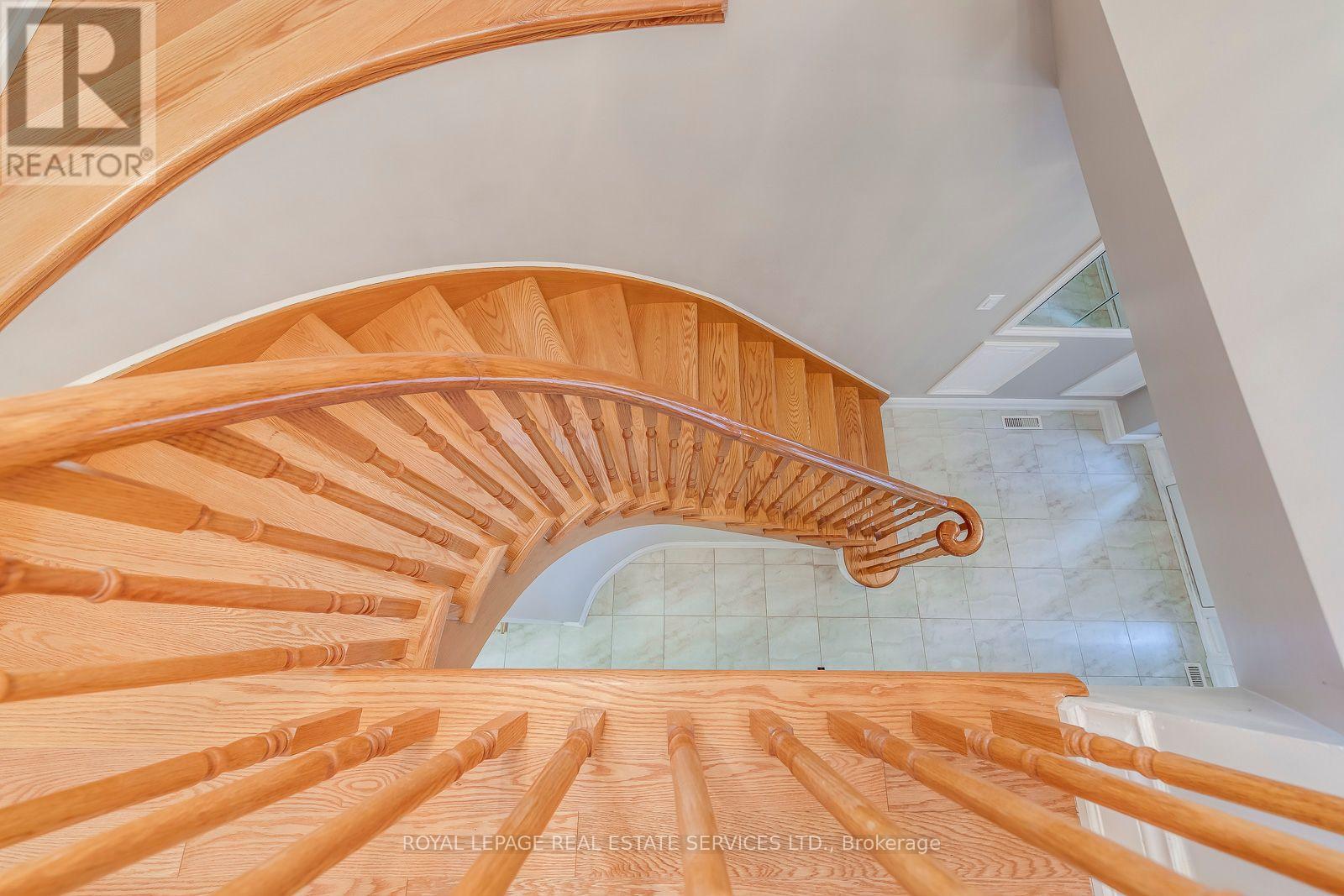 Upper - 5254 Astwell Avenue, Mississauga, Ontario  L5R 3H8 - Photo 16 - W12578368