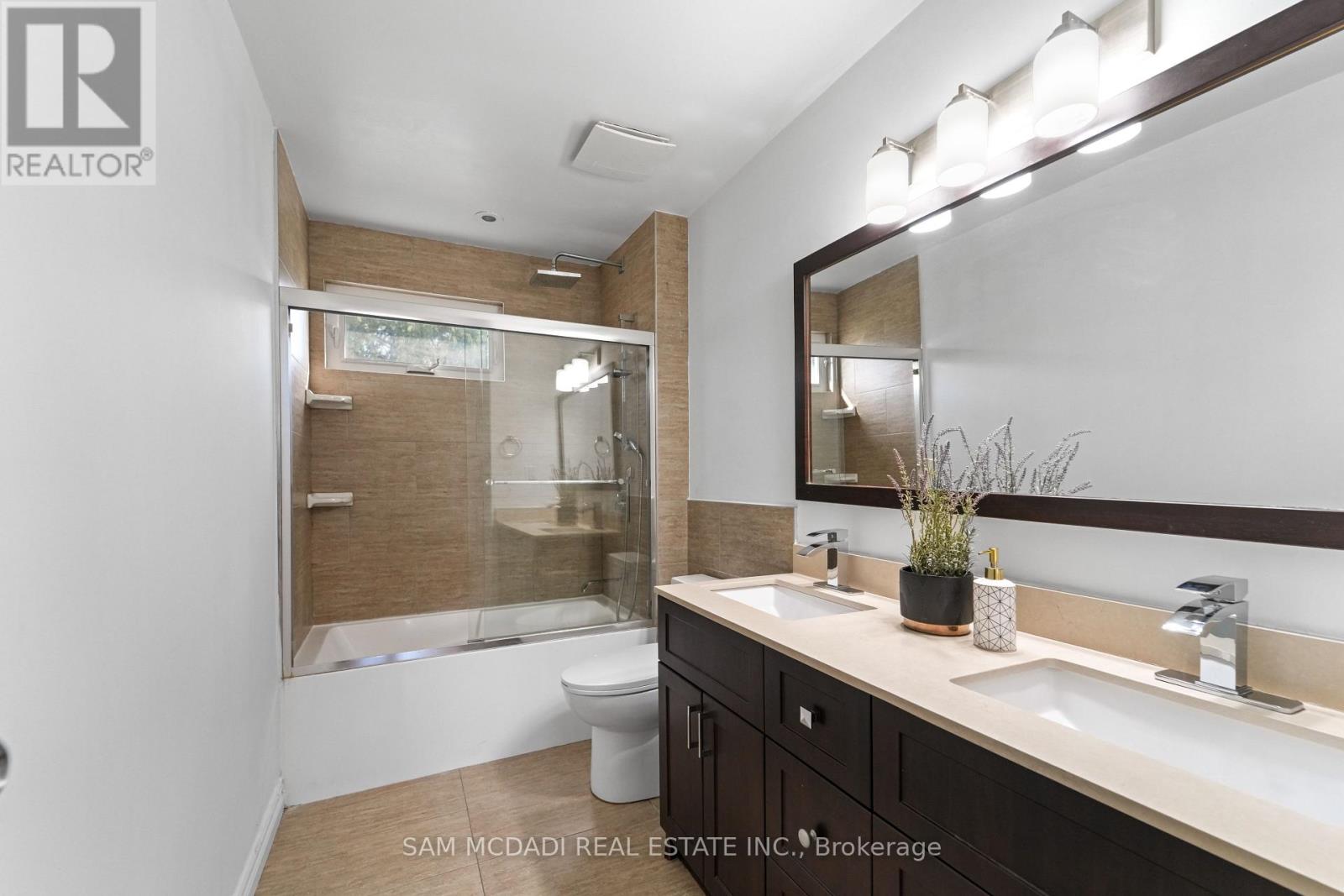 132 - 1050 Shawnmarr Road, Mississauga, Ontario  L5H 3V1 - Photo 18 - W12578374